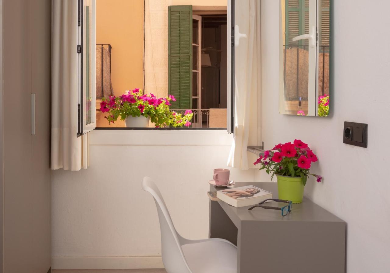 Antonios Hostal Sitges Exterior photo